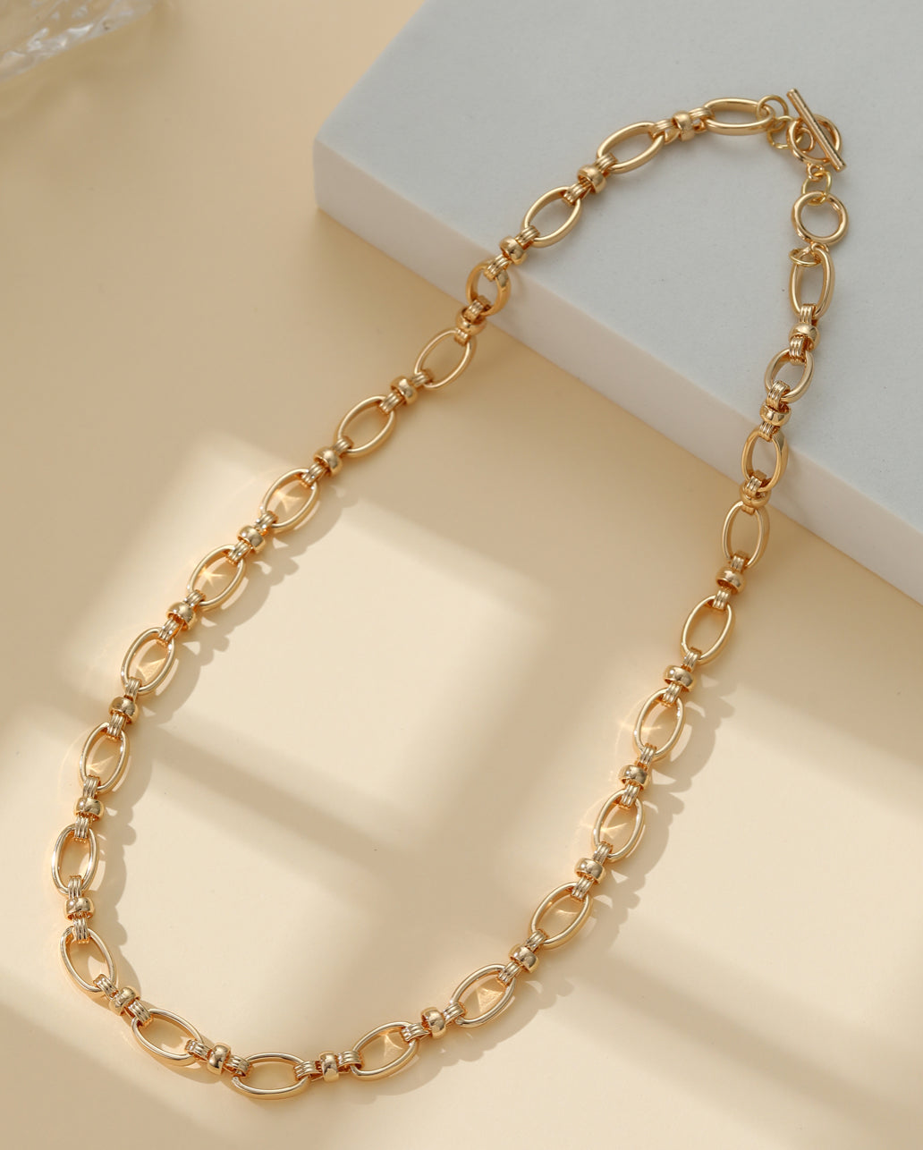 T-BAR OVAL LINK NECKLACE