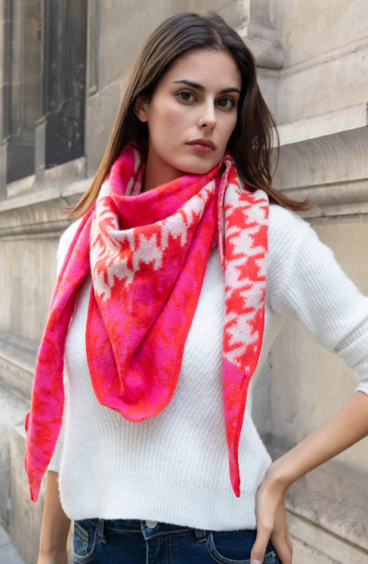HOUNDSTOOTH TRIANGLE KNIT SCARF