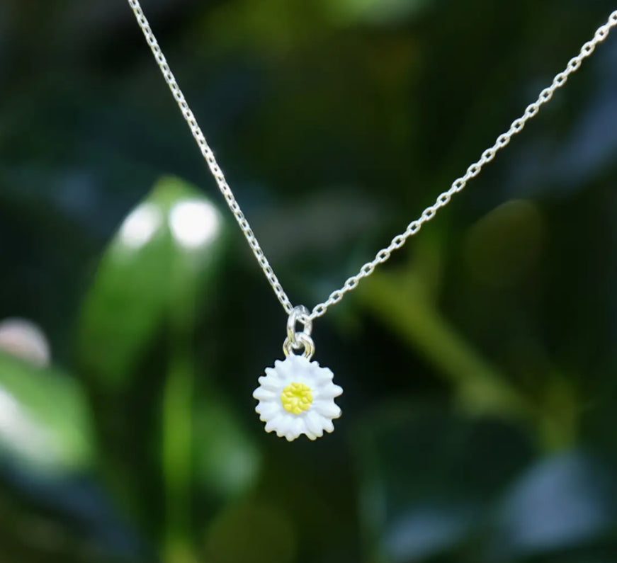 DAISY SILVER PLATED HAND ENAMELLED NECKLACE