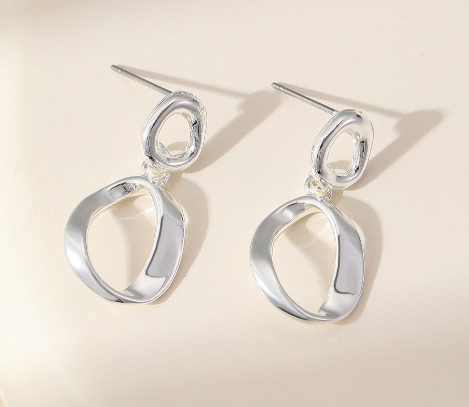 TWIST STUD EARRINGS- SILVER