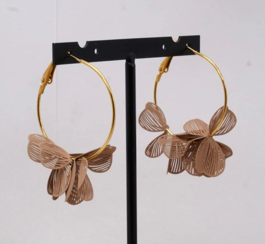 STATEMENT PETAL HOOPS - TAUPE