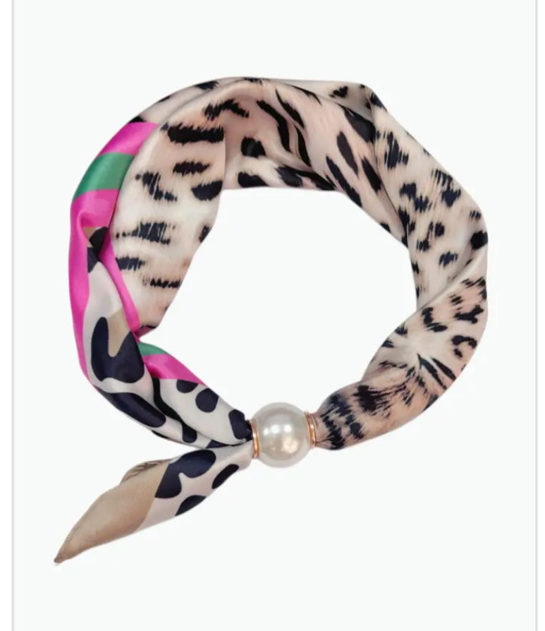 PEARL MAGNET SCARF