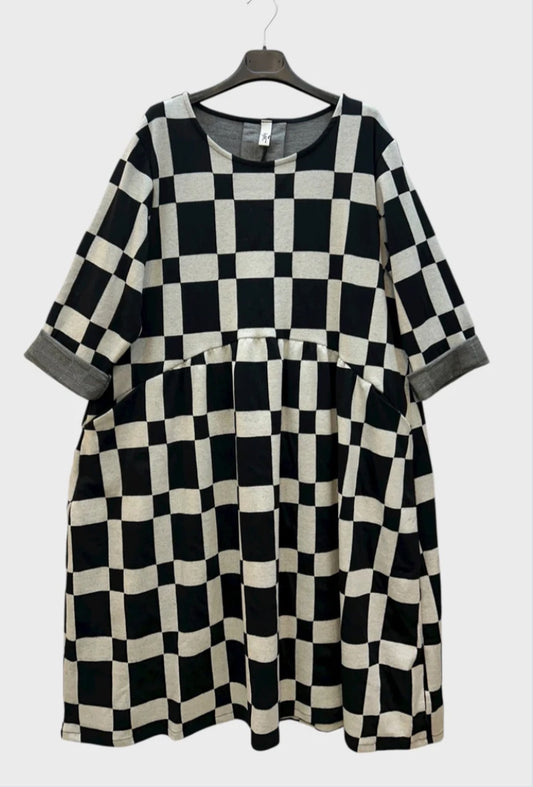 MONOCHROME PRINT DRESS - 10-16