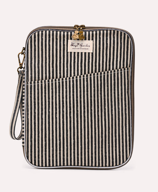 STRIPE TABLET POUCH - BLACK