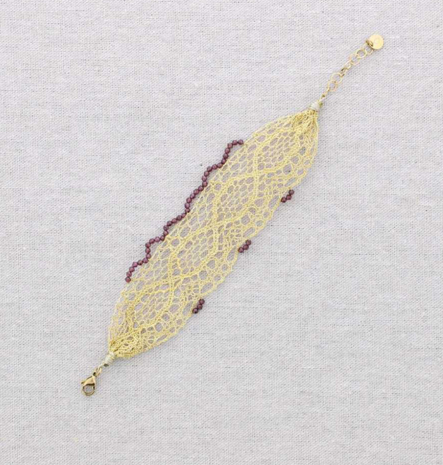 MESH BRACELET WITH PURPLE STONES