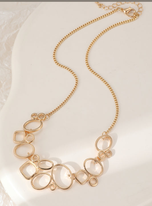 GEOMETRIC LINK NECKLACE
