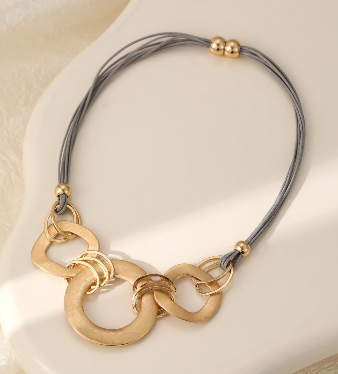 CIRCLES MAGNETIC NECKLACE