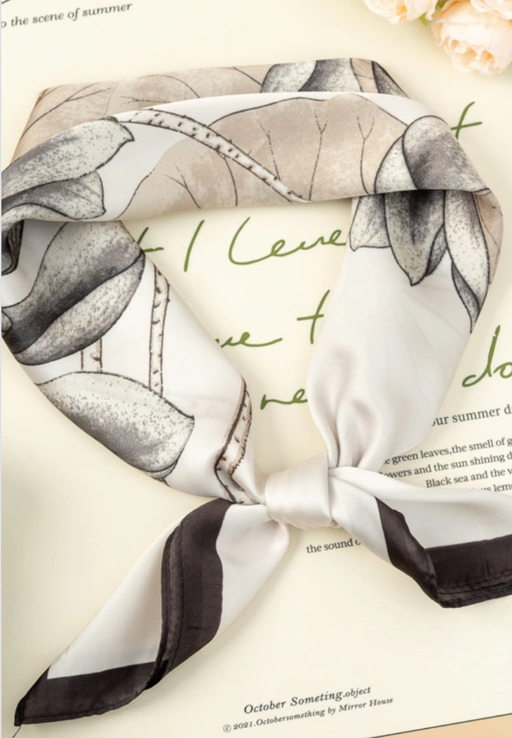 SATIN NECK SQUARE