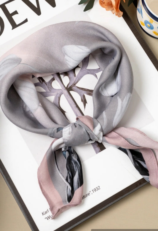 SATIN NECK SQUARE