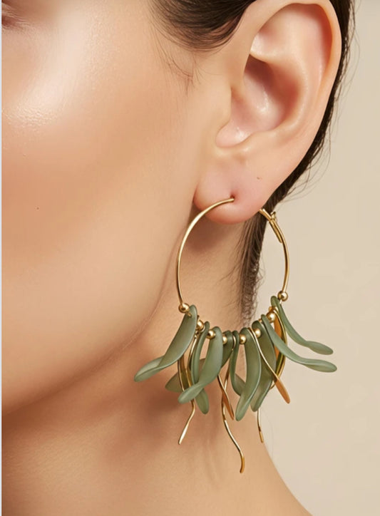 STATEMENT HOOP EARRINGS