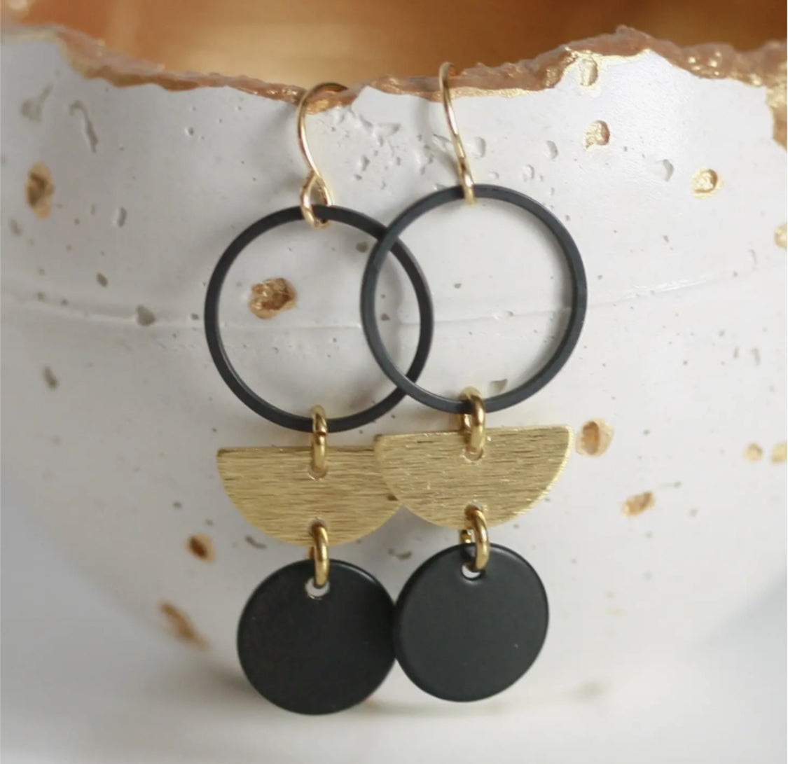 KAIKO - CIRCLE BLACK & BRASS EARRINGS