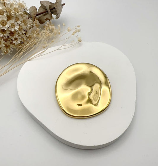 TEXTURED CIRCLE BROOCH - GOLD
