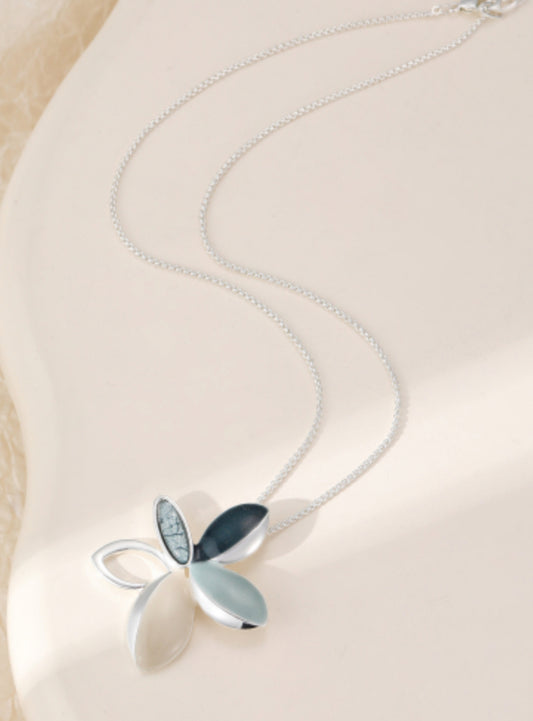 PENDANT FLOWER NECKLACE