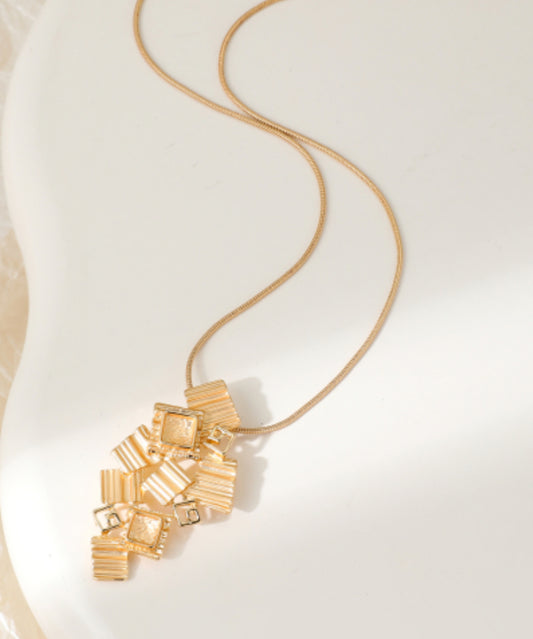 GEOMETRIC GOLD NECKLACE