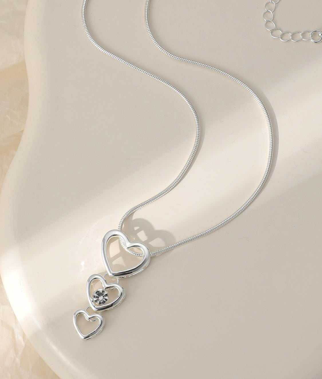 DIAMOND HEART NECKLACE - SILVER