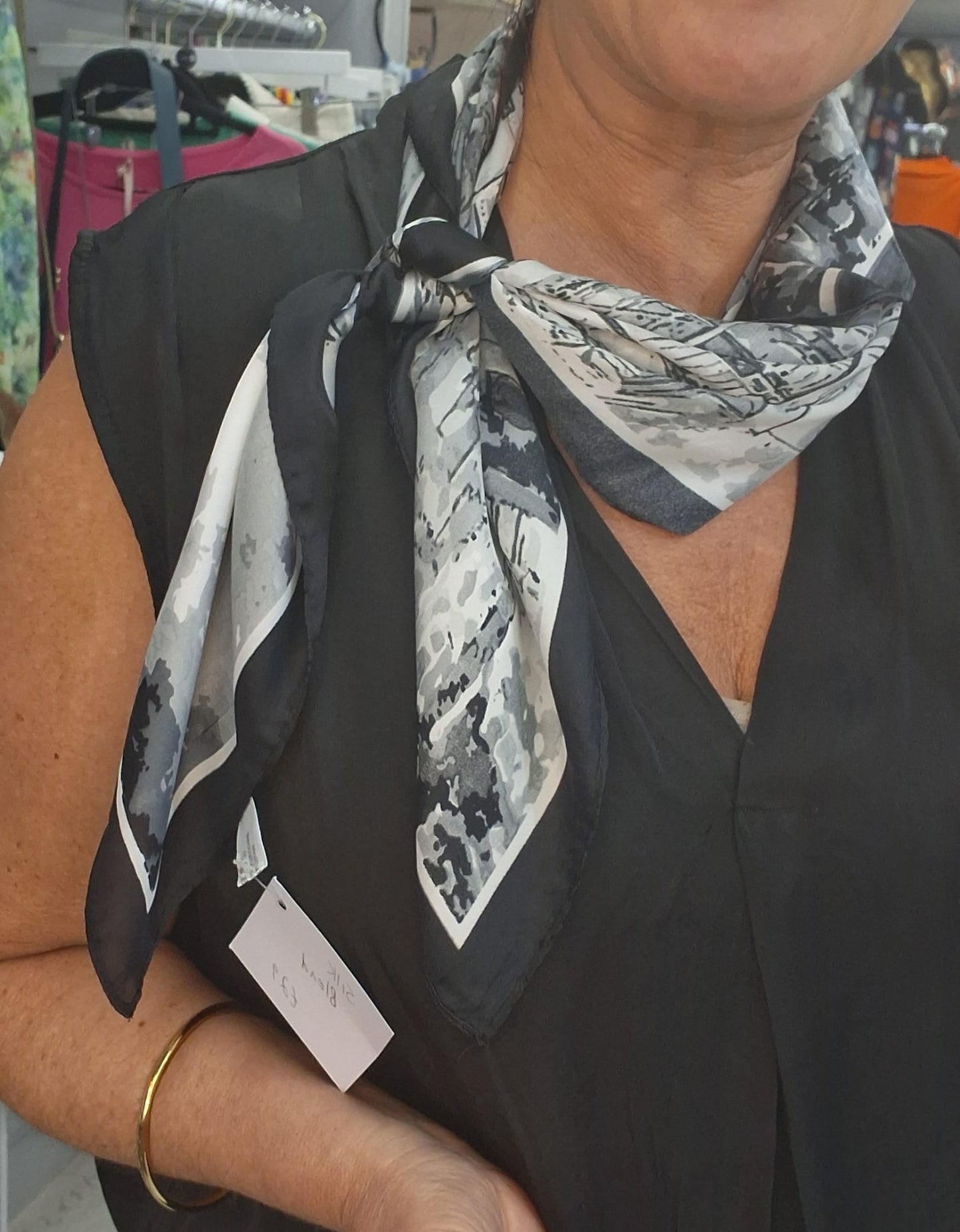 SILK BLEND NECK SQUARE CITYSCAPE SCARF - BLACK/WHITE