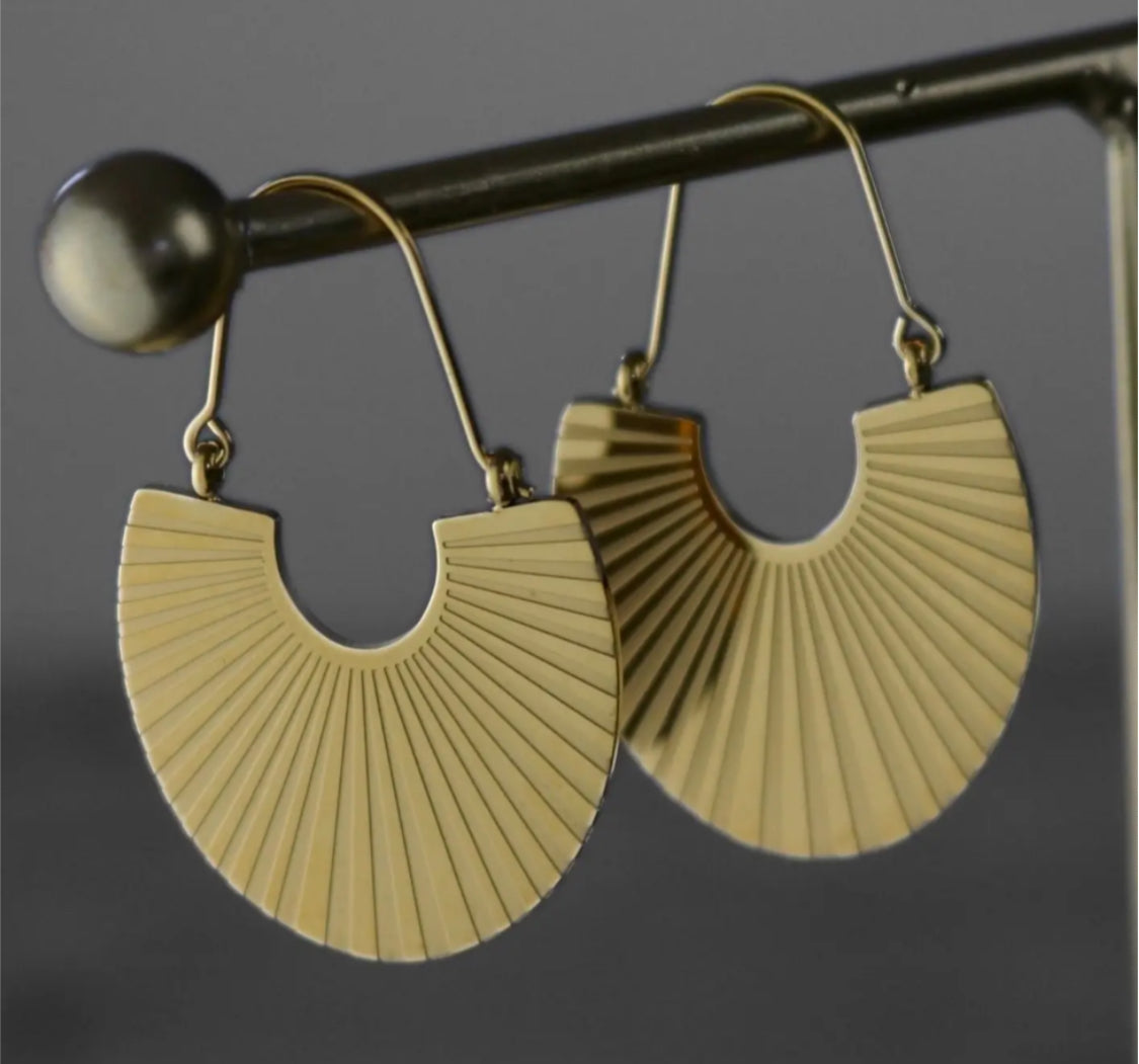 DNSK - FAN STATEMENT EARRINGS