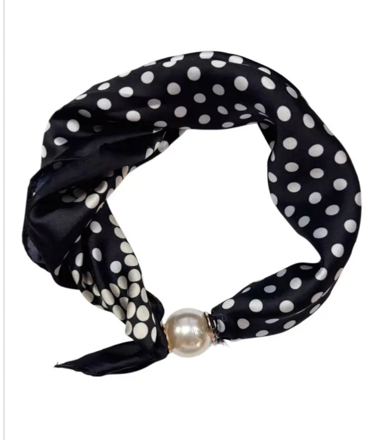 PEARL MAGNET SCARF