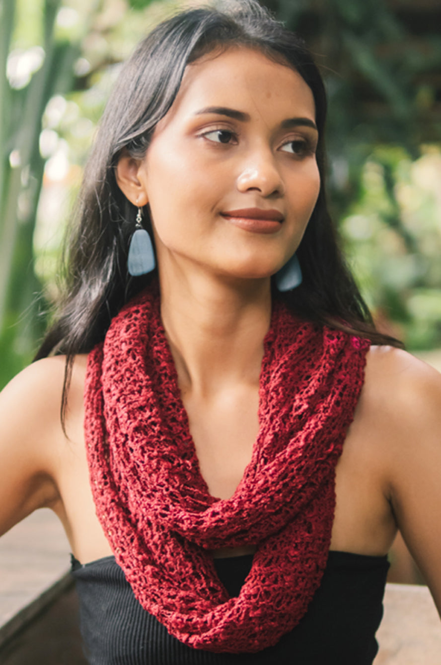 POPCORN KNIT INFINITY SCARF - BURGUNDY