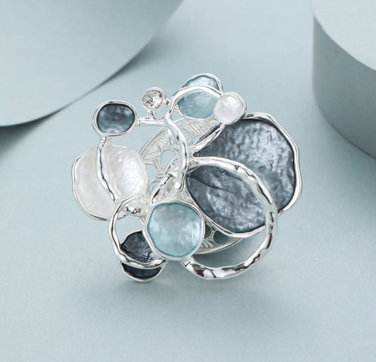 MAGNET BROOCH