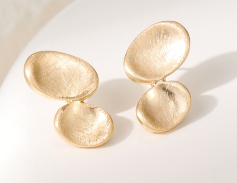 MATT OVAL DISC EARRINGS