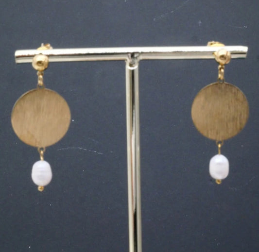 PEARL DISC EARRINGS- GOLD