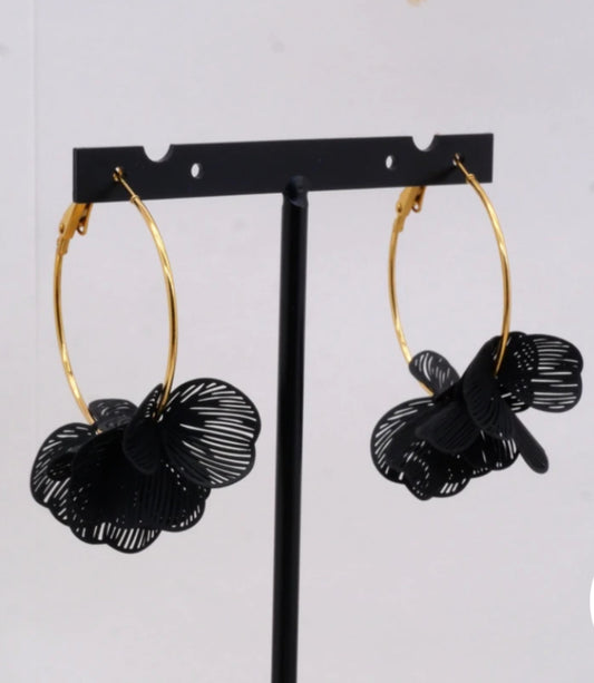 STATEMENT PETAL HOOPS - BLACK