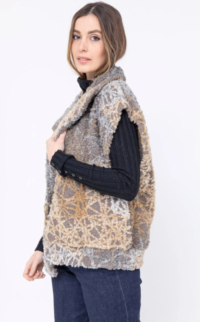 ABSTRACT GILET - 10-16