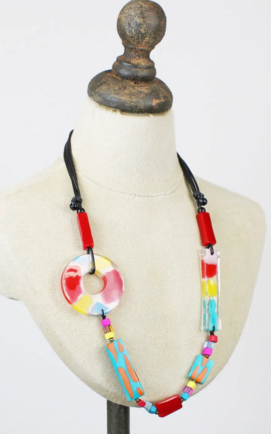 MARBLED RESIN NECKLACE