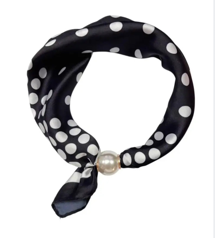 PEARL MAGNET SCARF