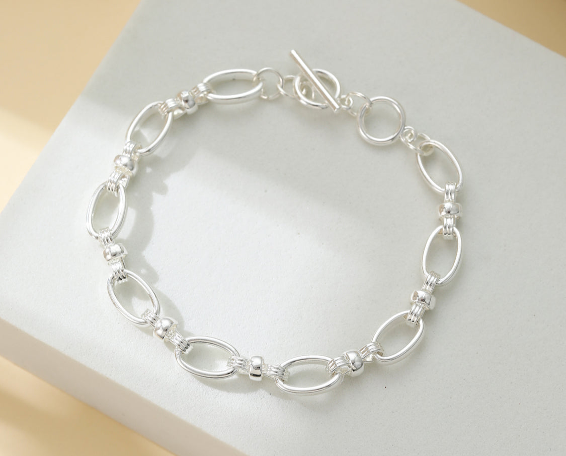 T-BAR OVAL LINK BRACELET- SILVER