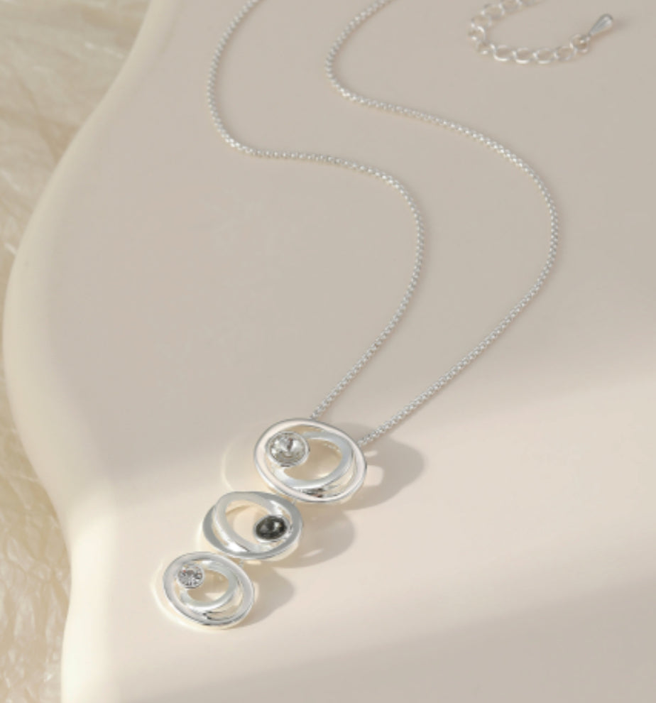 CRYSTAL CIRCLE DROP PENDANT NECKLACE- SILVER