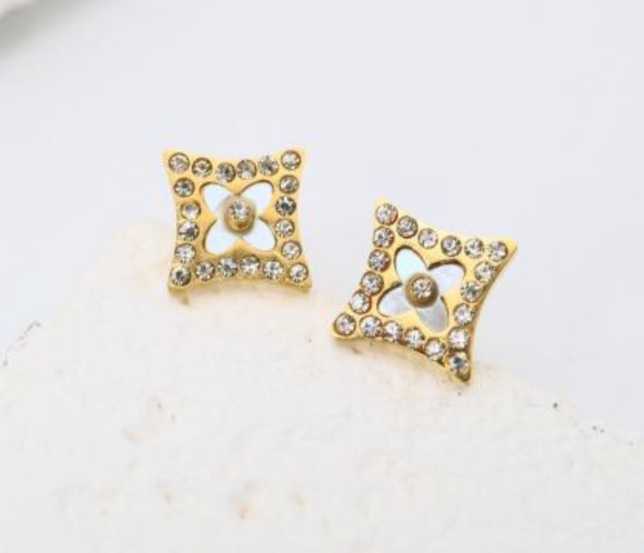 PETAL CRYSTAL STUD - GOLD