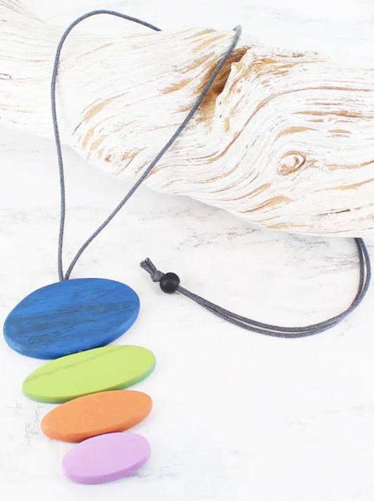 WOODEN OVAL DISC NECKLACE