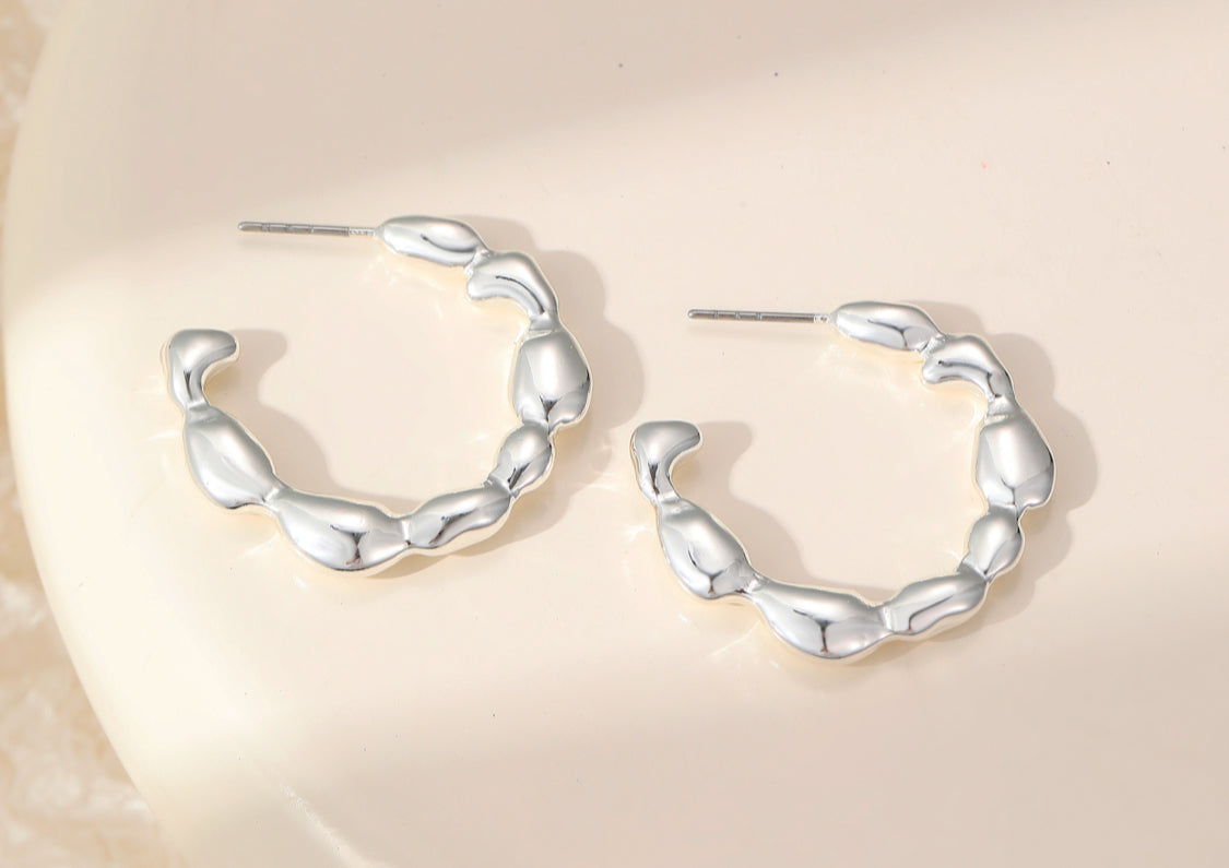 TEXTURED SILVER HOOPS