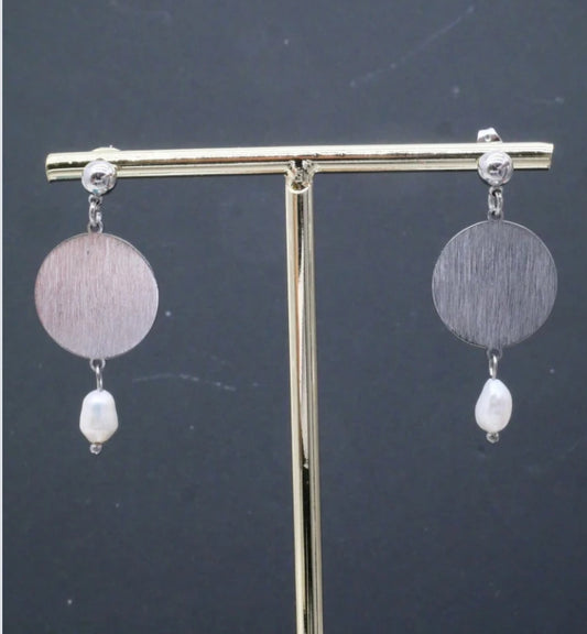 PEARL DISC EARRINGS- SILVER