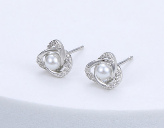 PEARL TWIST STUD
