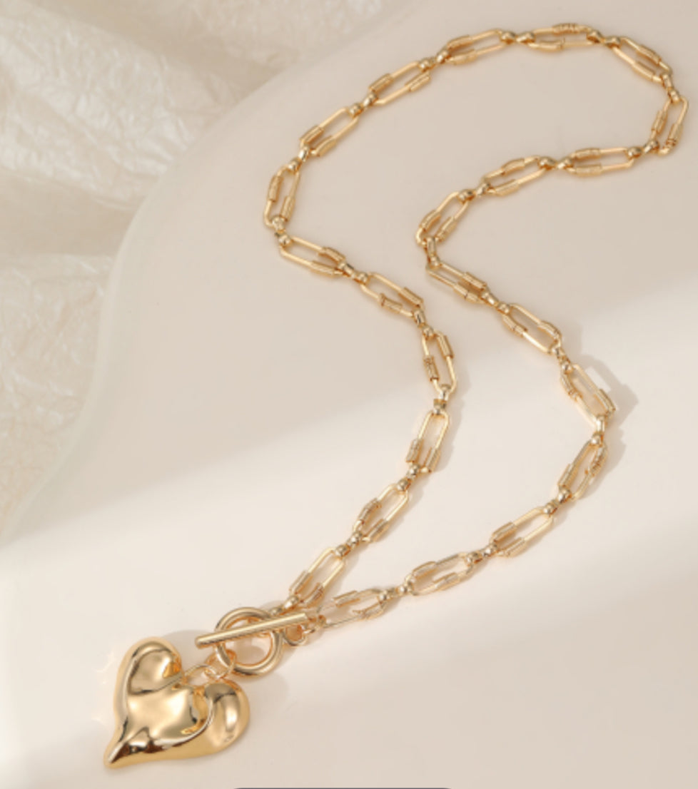 T-BAR HEART NECKLACE