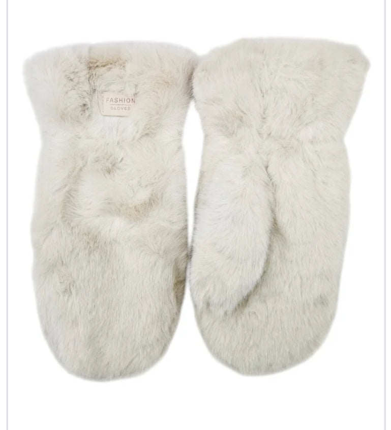 FAUX FUR MITTENS