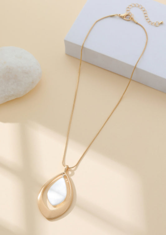 TEARDROP MIXED METAL PENDANT NECKLACE