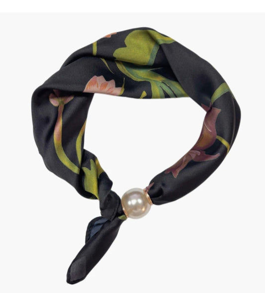 PEARL MAGNET SCARF