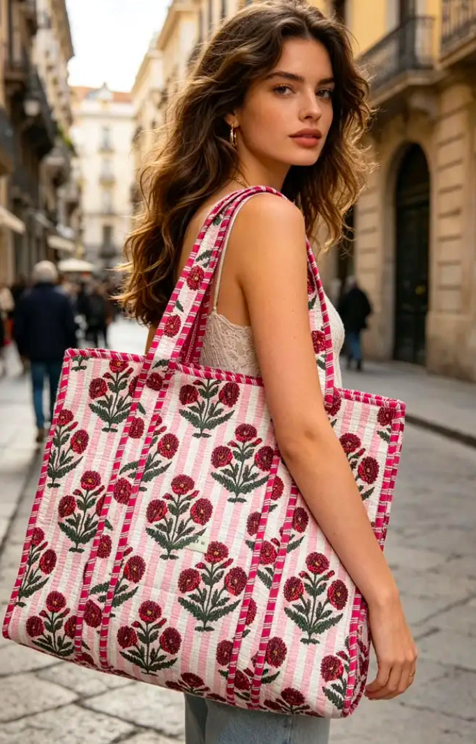 LARGE QUILTED ZIP TOTE