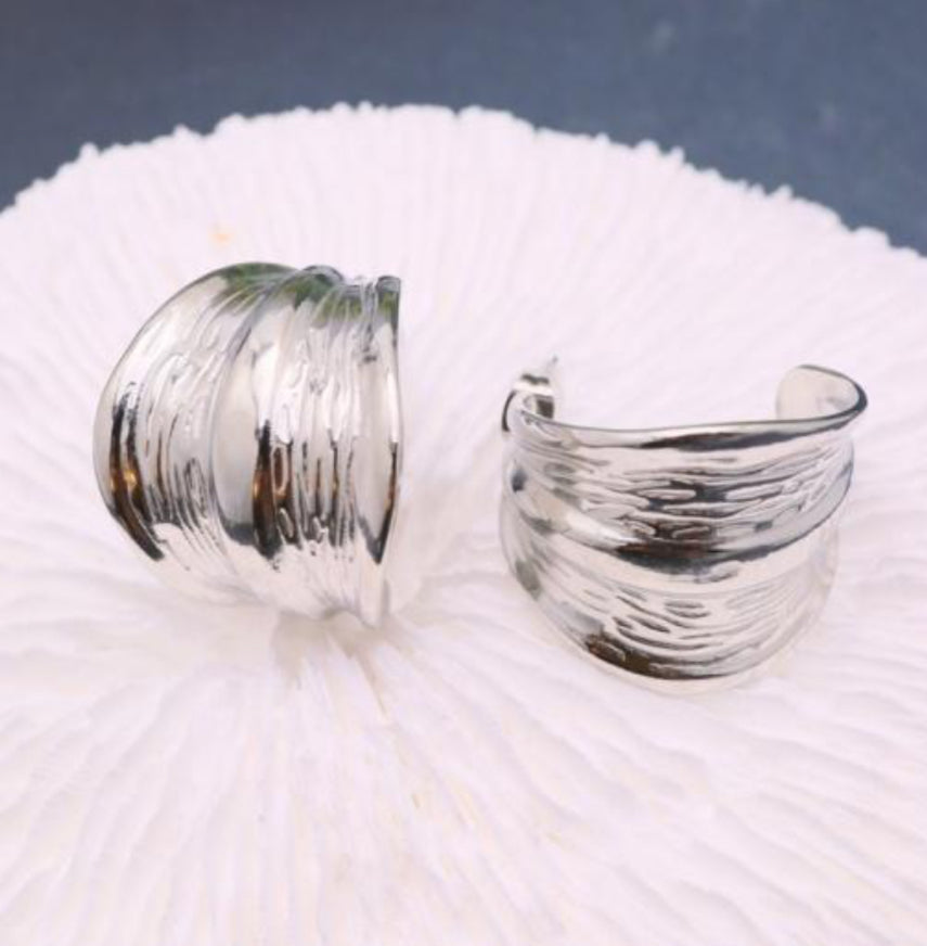 TEXTURED HOOP STUD - SILVER