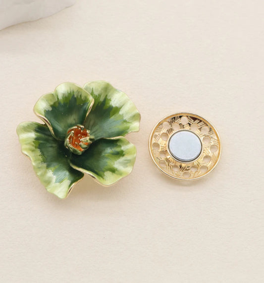 MAGNET BROOCH