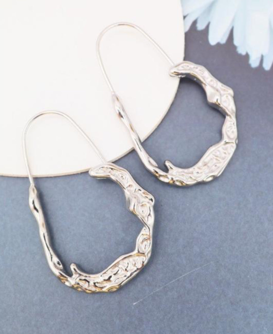 TEXTURED LONG HOOP - SILVER