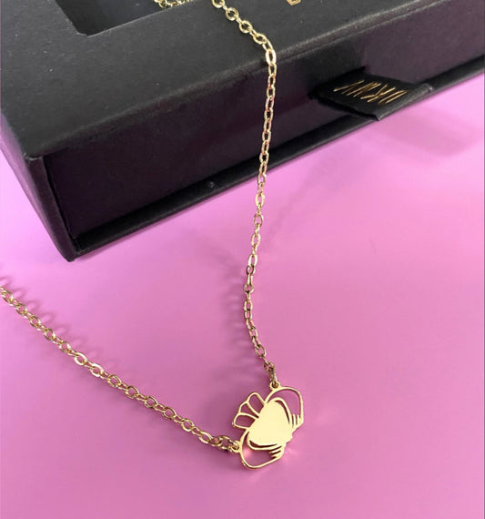 DKMV - HEART STRONG BEAG CLADDAGH NECKLACE - 14CT GOLD PLATED