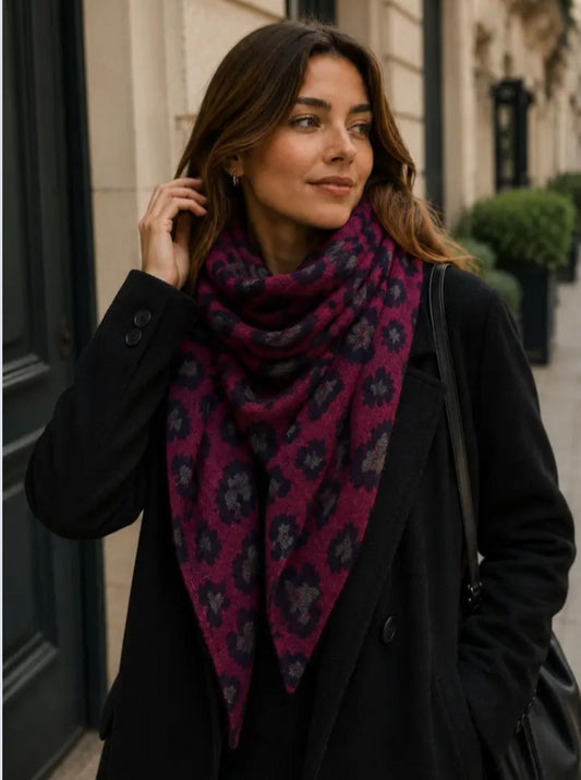 LEOPARD PRINT TRIANGLE KNIT SCARF