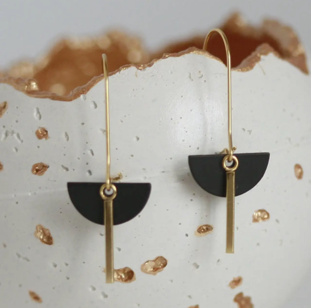 KAIKO - SEMI CIRCLE BAR BRASS EARRINGS