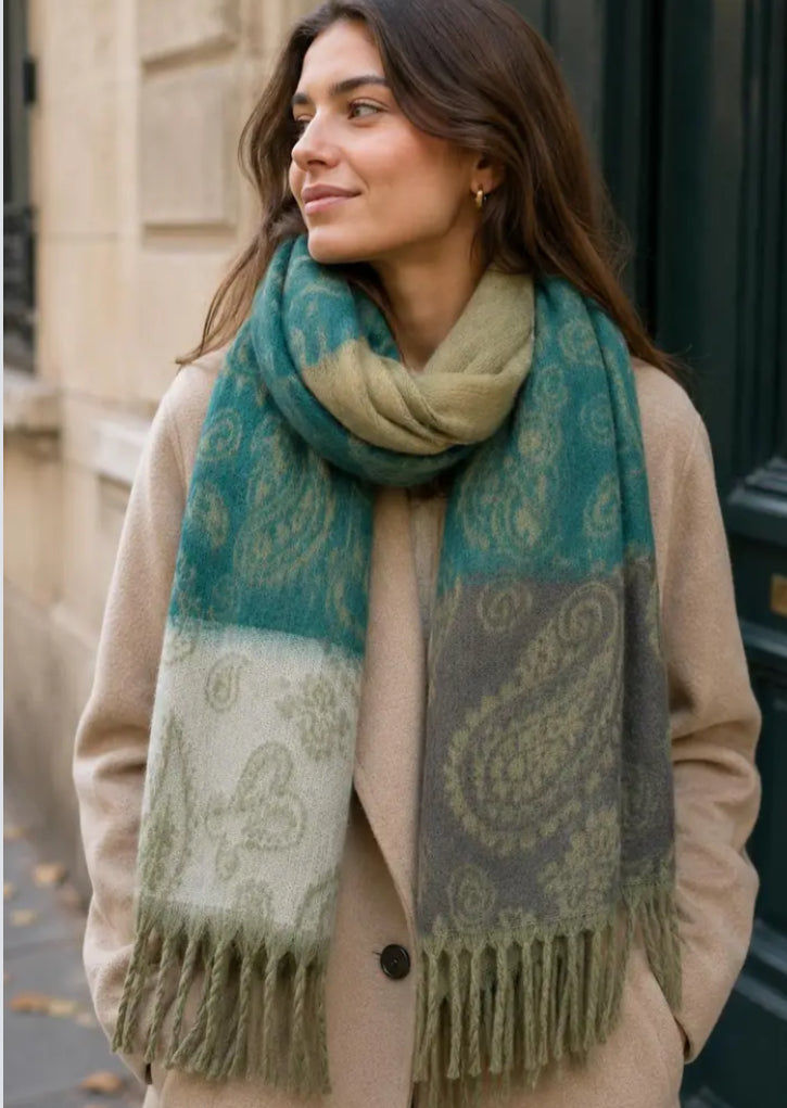 FRINGED DOUBLE SIDED SCARF