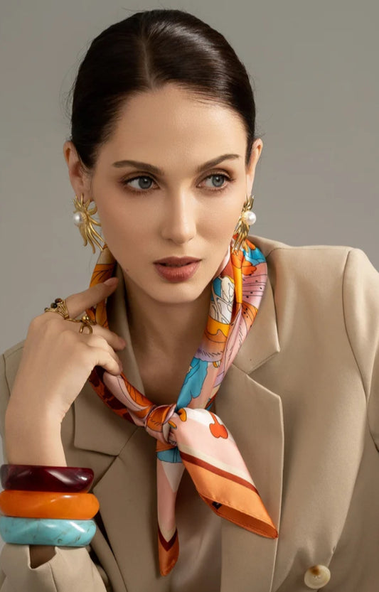 SATIN NECK SQUARE